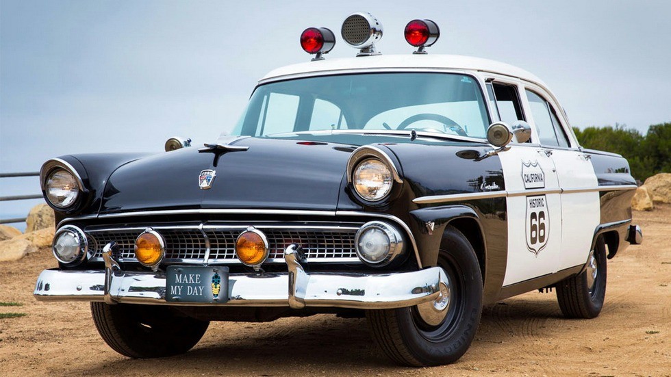 1955 ford customline полиция