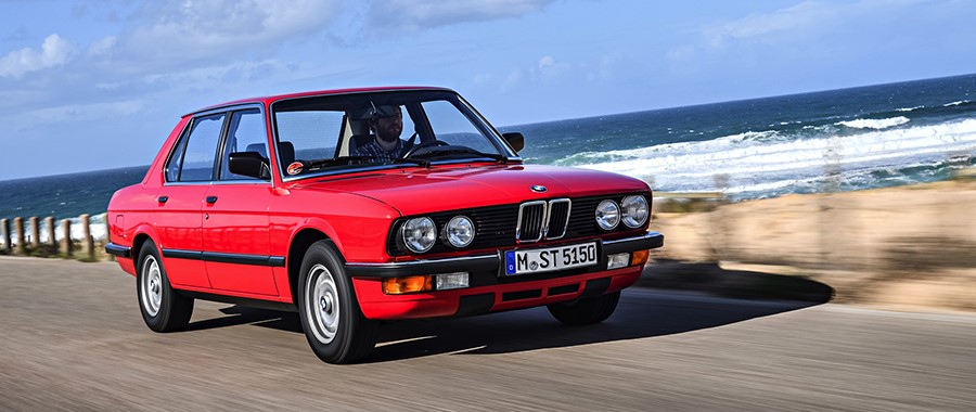 Не каждый сможет различить первое и второе поколение BMW 5 серии