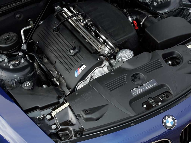Шести цилиндровый двигатель BMW S54B32 как и на моделе М3 Е46