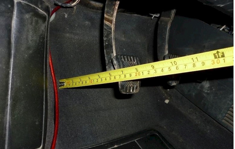 Измерение расстояния от педали до пола