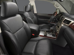Lexus LX 570 фото